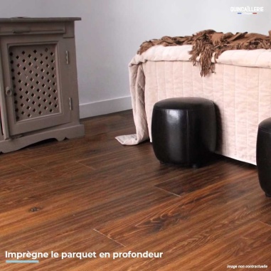 Imprègne le parquet en profondeur