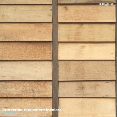 Mise en situation du protecteur bardage anti-UV sur un mur en bois clair