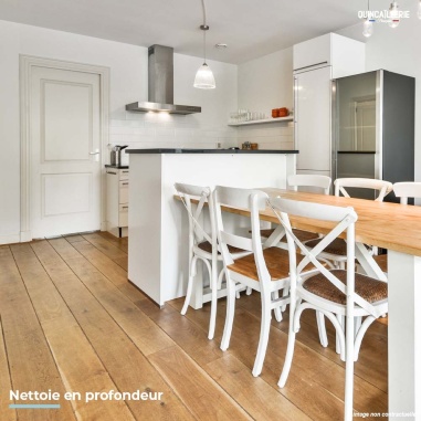 Mise en situation sur parquet huilé du produit savon naturel des parquets huilés biosourcé blanc